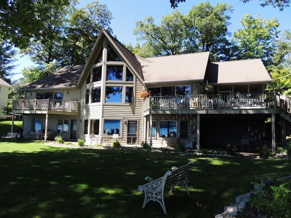 Glen Lake Lodge vacation rental