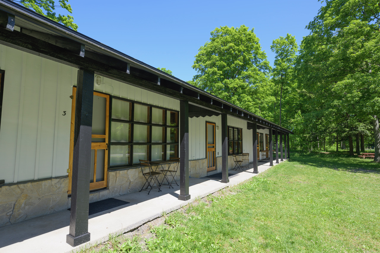 exterior of dune climb inn